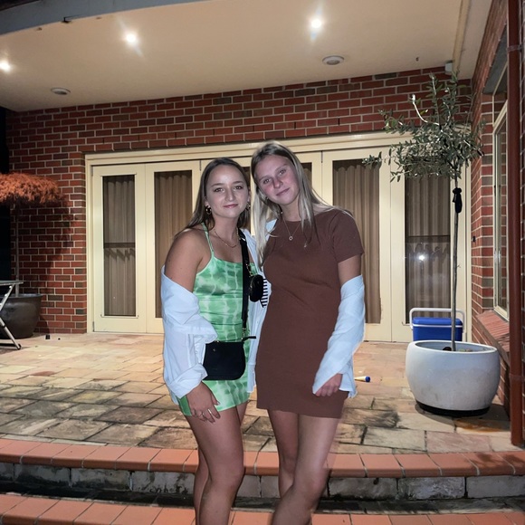 Meet your Posher, Jenna - Picture 1 of 1